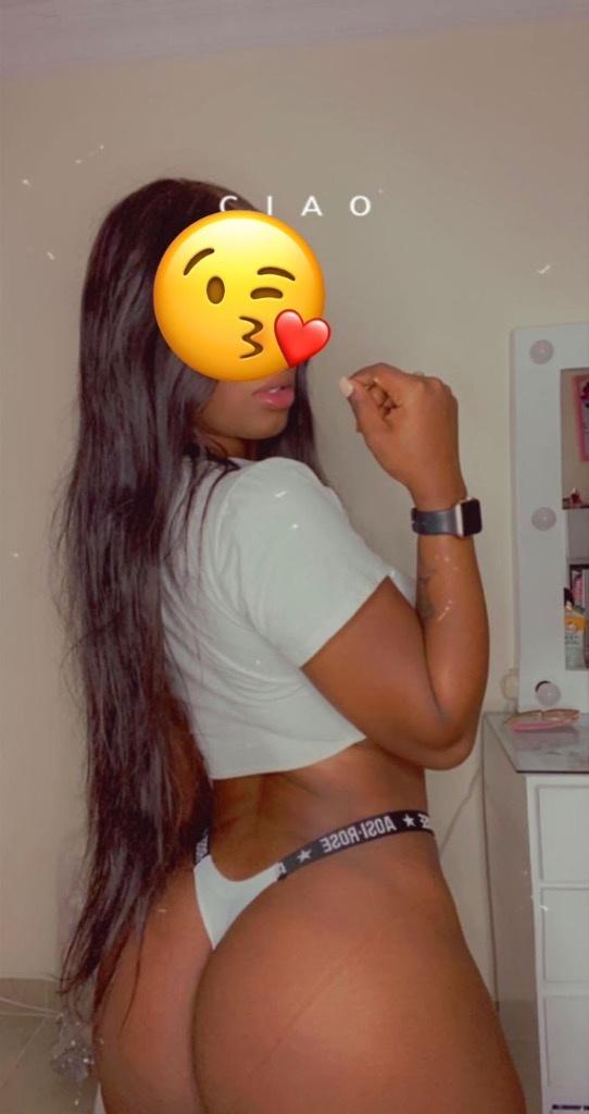 escort photo 0